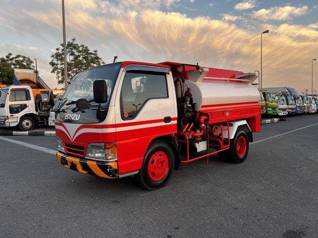 1997 ISUZU ELF 4x2 Tanker Truck