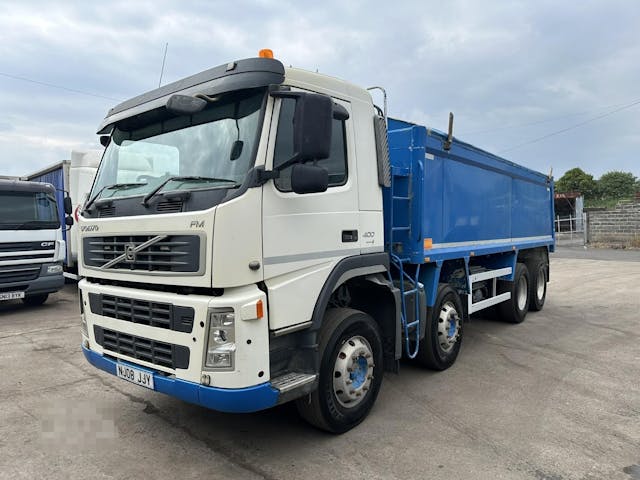 2008 VOLVO FM400 8X4 Tipper