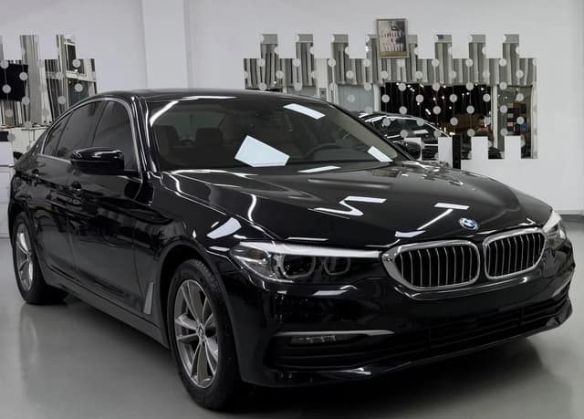 2020 BMW 520I