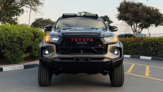 *TOYOTA HILUX 2021 | (DOUBLE CABIN GR KITT INSTALLED | RIGHT-HAND-DRIVE