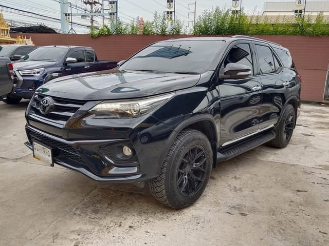 2015 TOYOTA FORTUNER 2.8 V