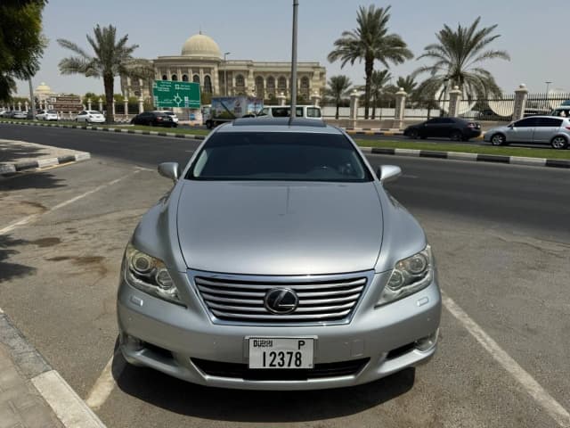 2011 LEXUS LS460