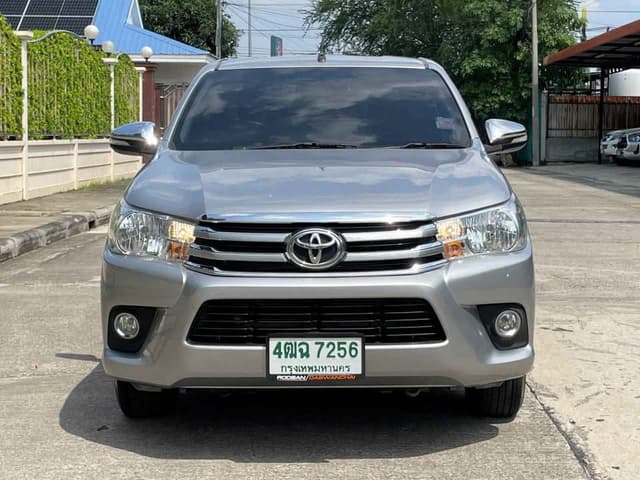 2016 TOYOTA HILUX 2.4 REVO SMART CAB
