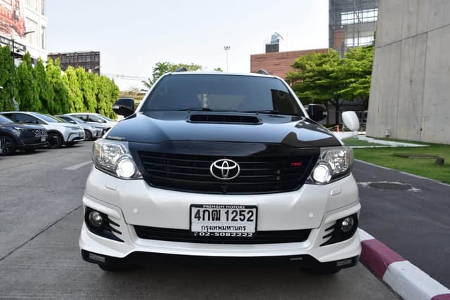 2015 TOYOTA FORTUNER 3.0 V