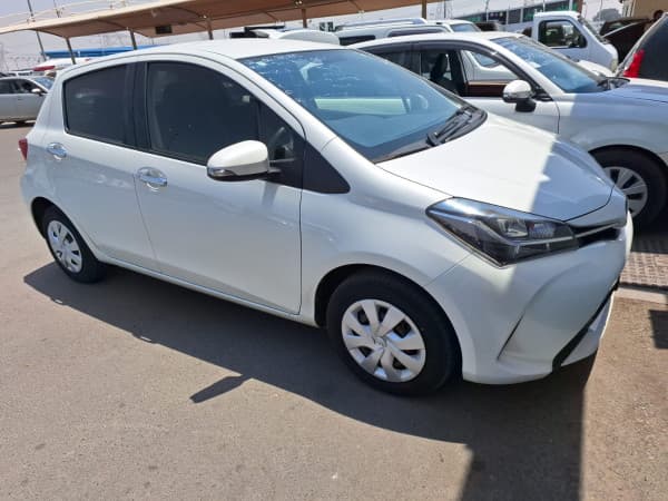 2017 TOYOTA VITZ 1.0