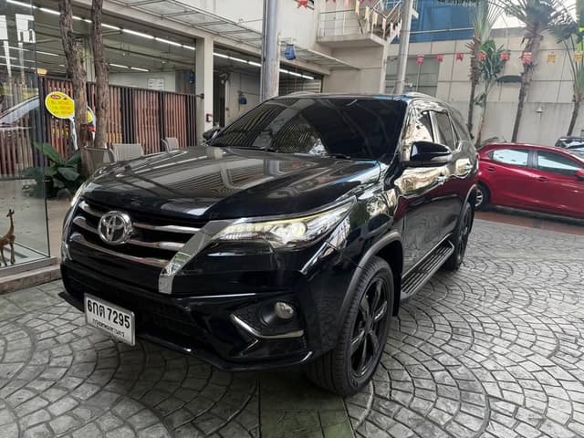 2017 TOYOTA FORTUNER 2.8 V