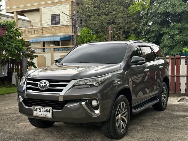 2016 TOYOTA FORTUNER 2.4 V
