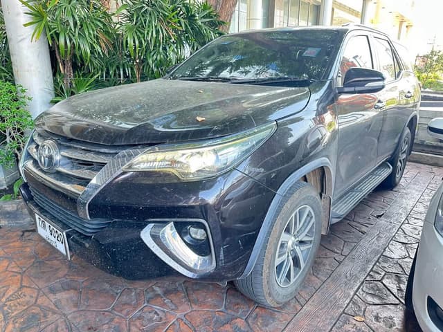 2015 TOYOTA FORTUNER 2.4 V