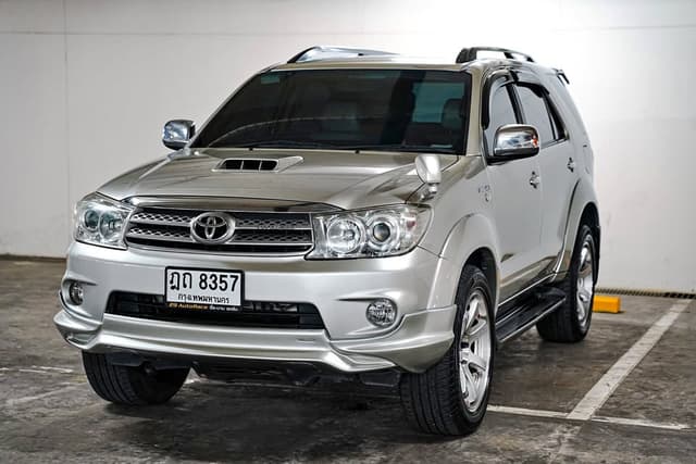 2010 TOYOTA FORTUNER 3.0 V