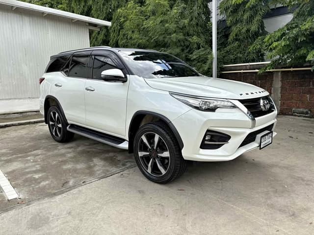 2019 TOYOTA FORTUNER 2.8 TRD SPORTIVO