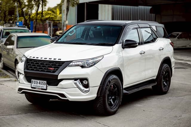 2019 TOYOTA FORTUNER 2.4 V