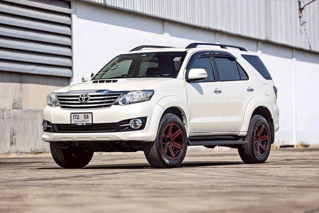 2015 TOYOTA FORTUNER 3.0 V